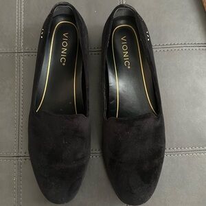 Vionic Willa Flat in Black size 9